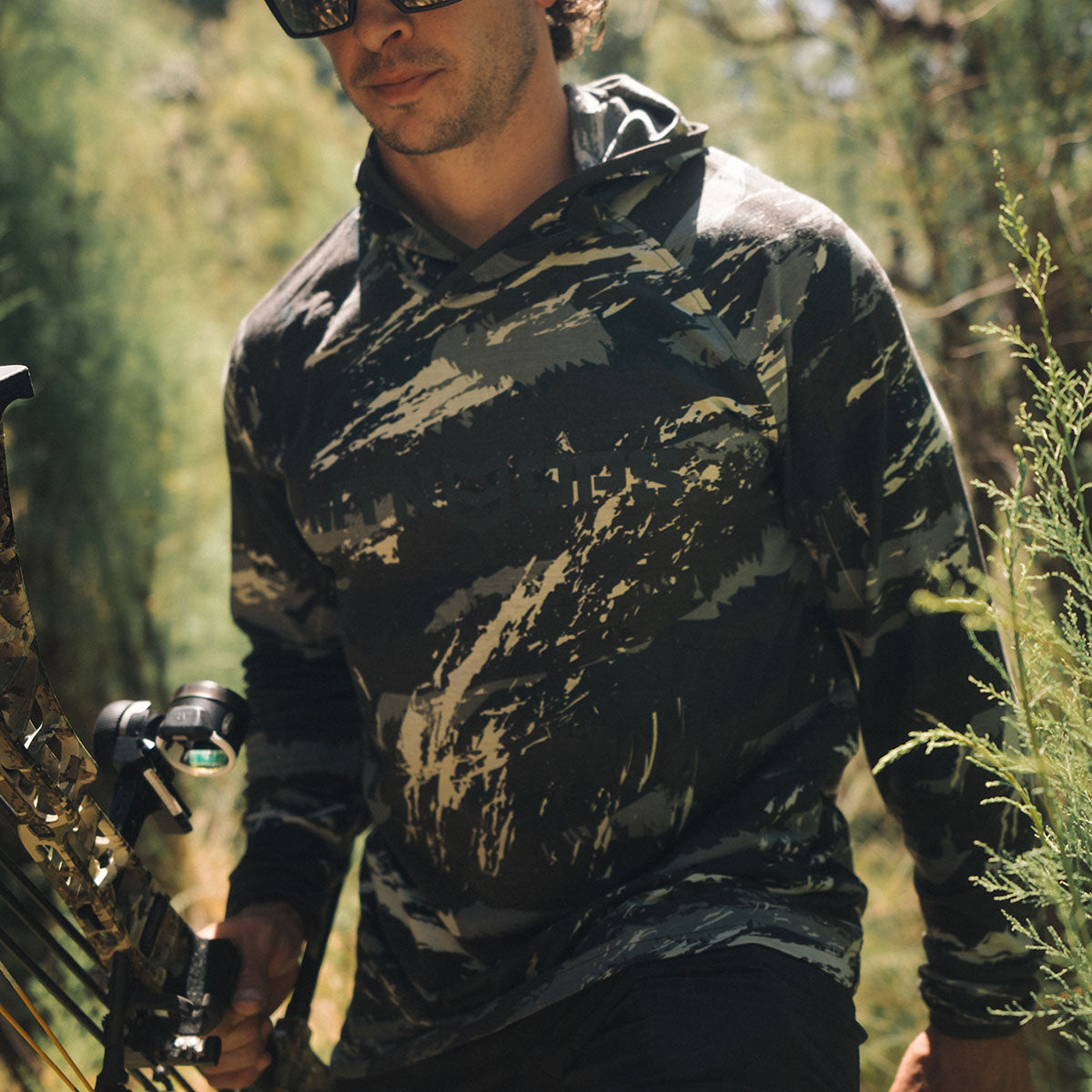 MTNOPS-ShadeBuckBrush-Lifestyle46_67579f08-3b7a-4755-8c96-fff25b3ee625.jpg